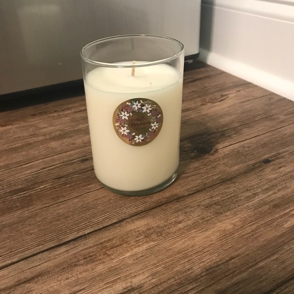 francescas vanilla cinnamon candle - Picture 2 of 2